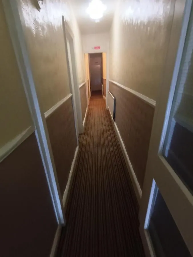 Strides Hotel Blackpool 2*,
